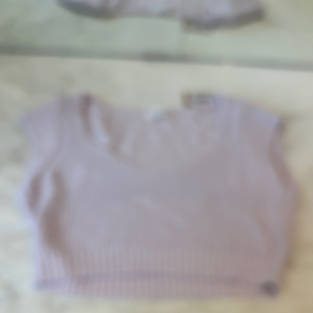 Vestique Lavender Cropped Sweater